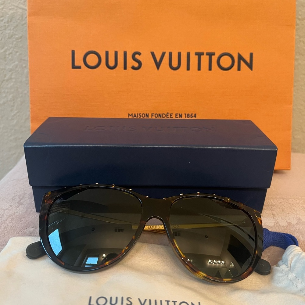 Louis Vuitton Tortoise Shell Sunglasses - Picture 2 of 11